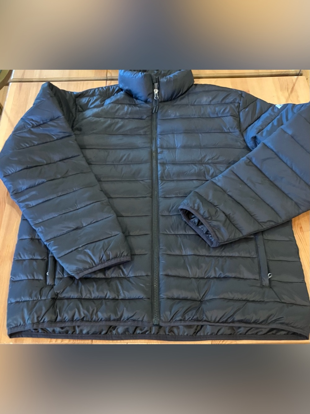 EUC Ozark Trail Men’s Puffer Jacket w/folding pouch Black Size Large 42/44